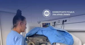 У Львові медики врятували породіллю з гострим панкреатитом та її передчасно народжену доньку