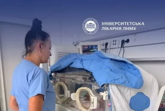 У Львові медики врятували породіллю з гострим панкреатитом та її передчасно народжену доньку