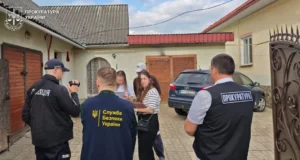На Львівщині судитимуть експосадовицю освіти за переплату за дрова для шкіл
