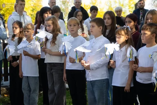 image У Бродах відкрили меморіал полеглим випускникам школи №2