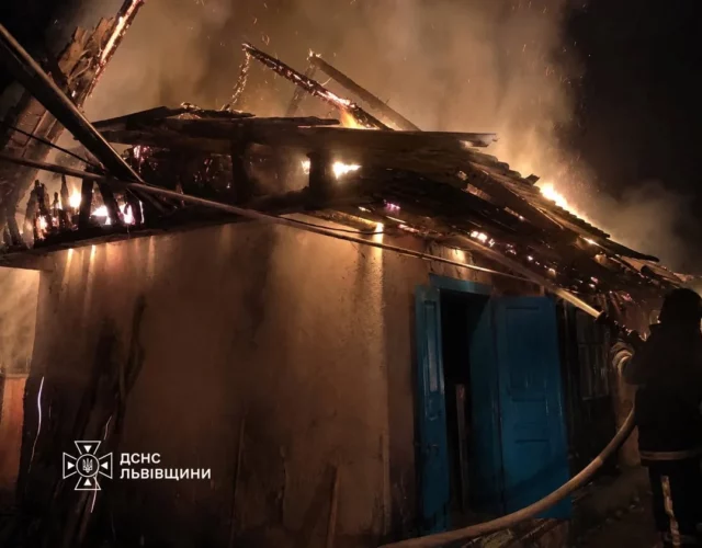 image У селі Завадів на Яворівщині вночі загорілася господарська будівля