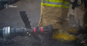 У Гніздичеві на Стрийщині рятувальники вберегли від вогню дві будівлі