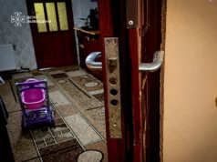 У Жовкві рятувальники відчинили квартиру, де зачинилася трирічна дівчинка