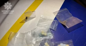 У Львові в чоловіка вилучили таблетки, ймовірно, наркотичного походження