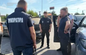 На Львівщині судитимуть ексначальника митного відділу за схему з розмитненням авто На Львівщині судитимуть ексначальника митного відділу за схему з розмитненням авто