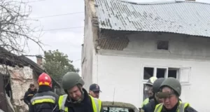 У денній атаці безпілотників на Львівщині поранено літню жінку