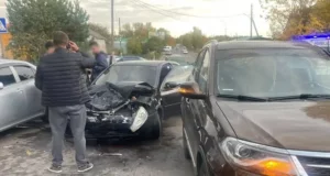 У Шептицькому внаслідок зіткнення чотирьох авто травмовано трьох пасажирів