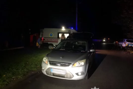 У селі Ріпнів на Золочівщині автомобіль травмував пішохода