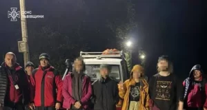 На Львівщині рятувальники знайшли вісьмох людей, які заблукали в лісах і горах