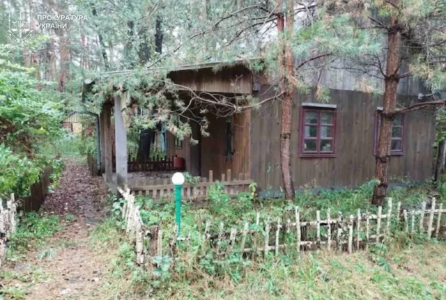 image На Львівщині через борги та самочинні споруди громаді повернули 0,8 га лісу