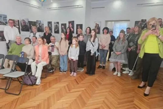 У Трускавці відкрили виставку волонтерського проєкту "SВІДОМІ"
