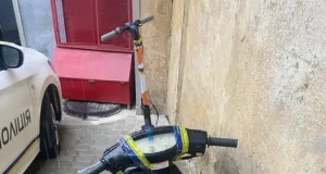 У Самборі поліцейські розшукали викрадений скутер та встановили підозрюваного