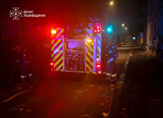 У Львові рятувальники загасили пожежу в квартирі на вулиці Софії Яблонської