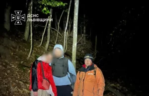 На Львівщині врятували двох туристів, які заблукали під час сходження на Парашку На Львівщині врятували двох туристів, які заблукали під час сходження на Парашку