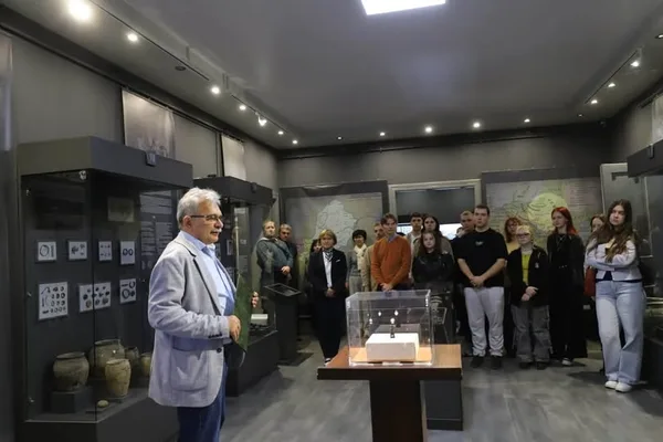 У Музеї історії Галичини у Винниках представили унікальну бронзову фігурку доби пізньої бронзи