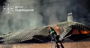 У селі Бірки Яворівського району загорілася будівля з електромобілем