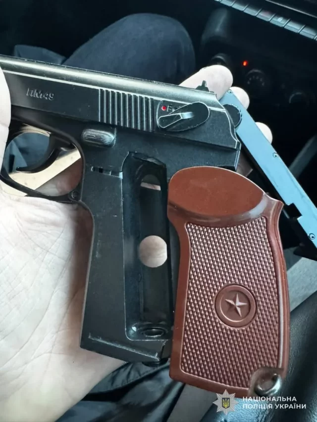 image У центрі Львова затримали підозрюваних у нападі з погрозами зброєю