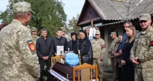 У селі Заверхи попрощалися із захисником Степаном Озимком