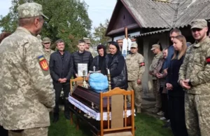 У селі Заверхи попрощалися із захисником Степаном Озимком