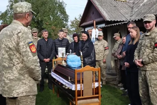 У селі Заверхи попрощалися із захисником Степаном Озимком