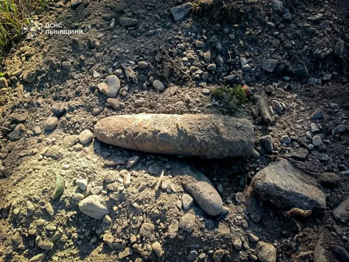 У селі Грабовець на Львівщині під час робіт знайшли артснаряд Другої світової